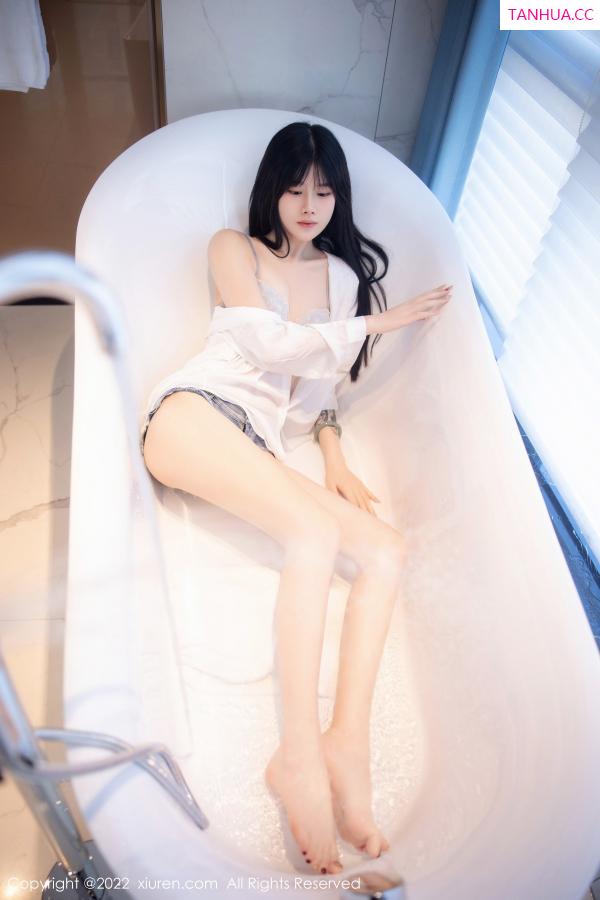 77qiqi  [XiuRen]高清写真图 2022.11.25 No.5909 77qiqi 浴缸美腿第17张图片